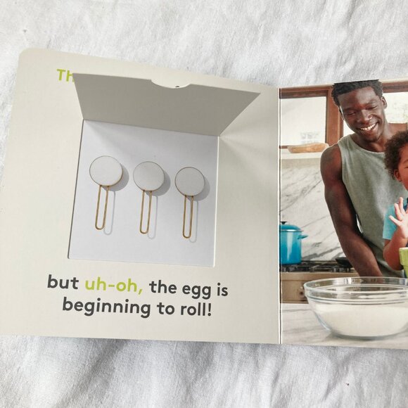 🪴5/$30 Lovevery Making Muffins 2 Year Old 25 26 27 Months Toddler Book Helper - Picture 5 of 6